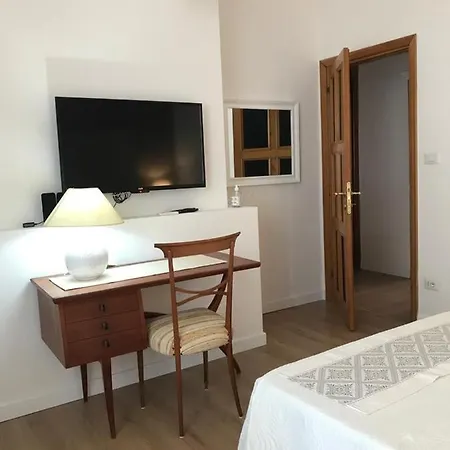 招待所 Alcentro 3*
